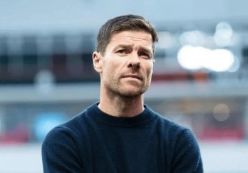 随着拜仁3-0,勒沃库森2-0,德甲最新积分榜如下:凯恩首冠稳了