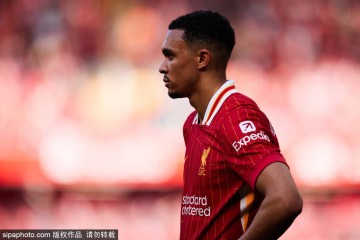 阿诺德告别派对惹众怒!利物浦“66年之夏”盛宴,球迷为何怒斥背叛?