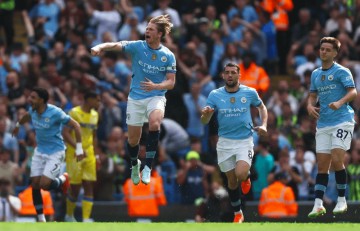 0-2到5-2!3分钟2球完美大逆转 丁丁传射梦回巅峰 曼城重返前四