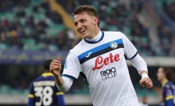 1夜5官宣-曼联第3签罗马首签意甲金靴去沙特阿瑙国米好聚好散